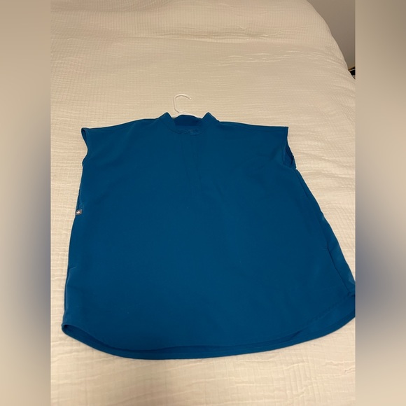 Figs scrub top, blue, XS, very gently worn - Picture 3 of 4